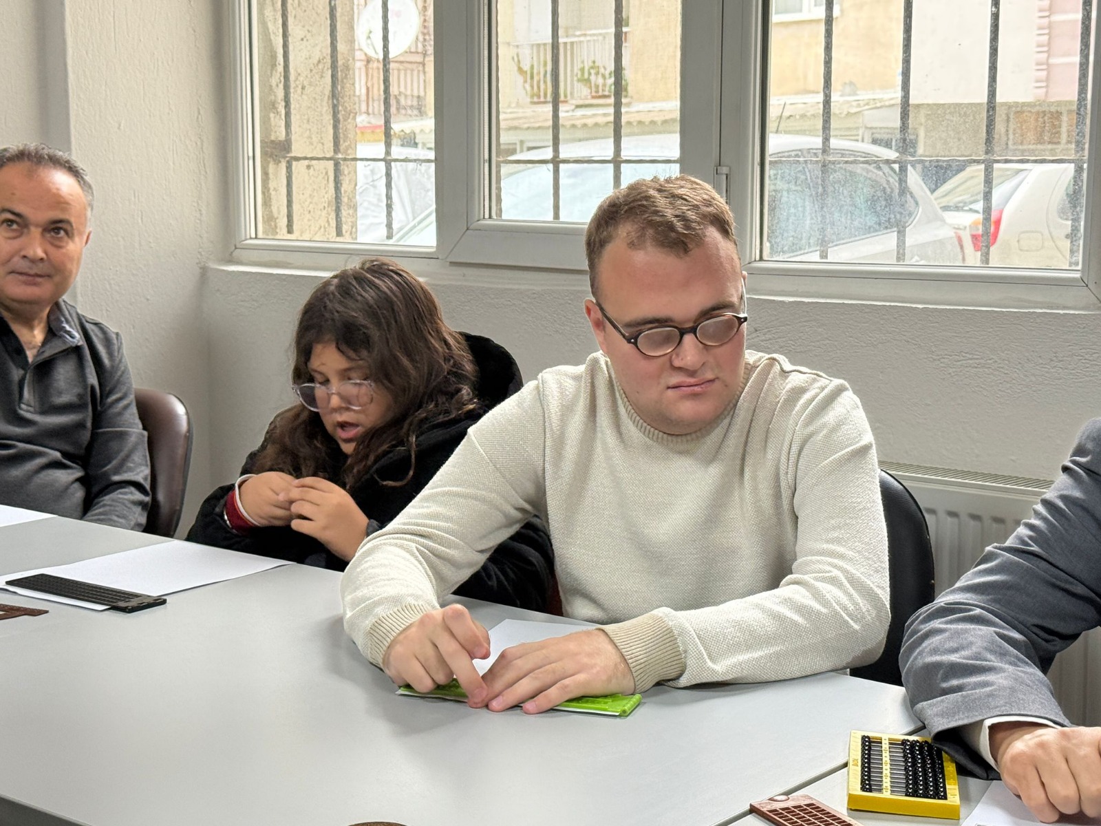 Manisa Altınokta Körler Derneği’nden anlamlı adım: Braille okuma yazma kursu başladı