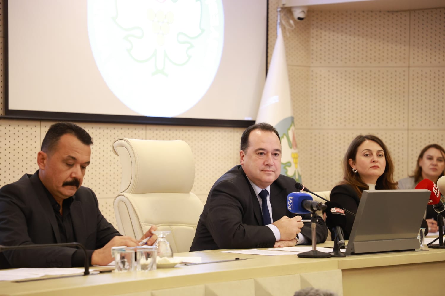 Manisa'da Aralık Ayı Belediye Meclisi Toplandı: Gündemde Başkan Durbay ve 2025 Yatırımları...