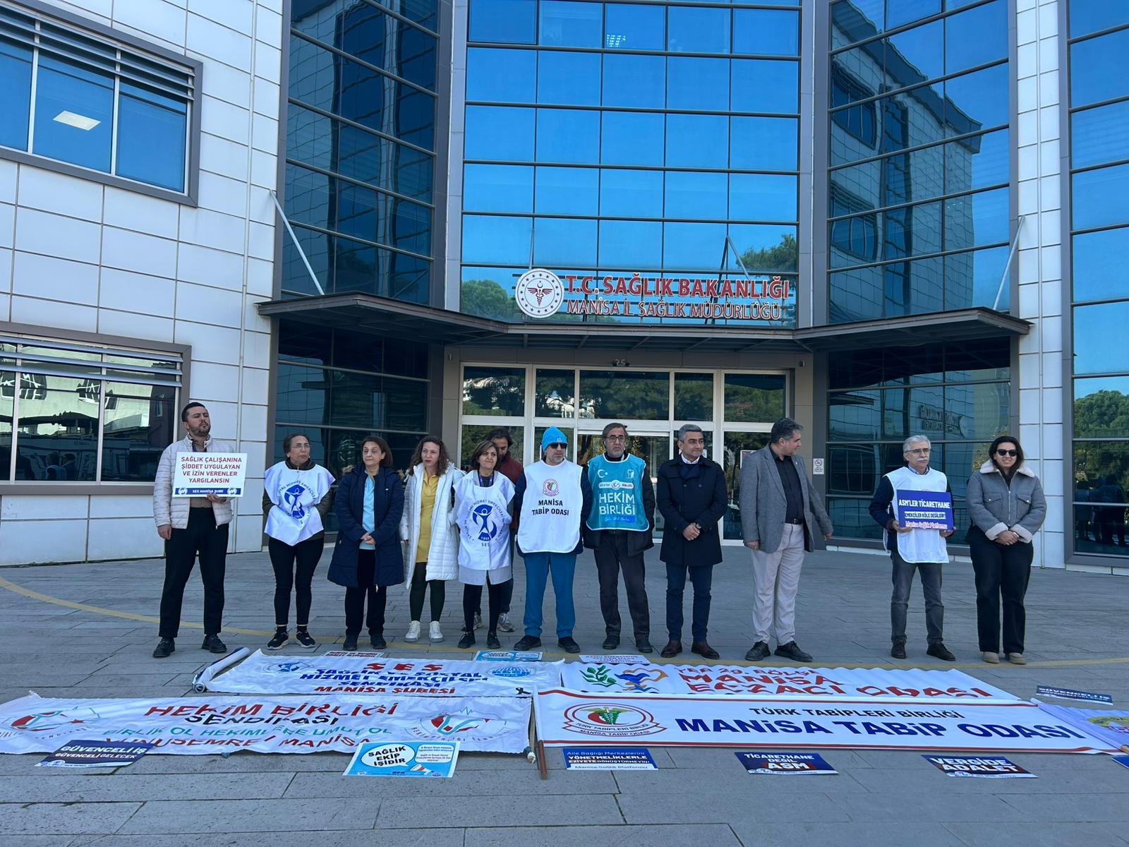 Aile Sağlığı Merkezi Çalışanlarından Sert Tepki: “Eziyet Yönetmeliği Geri Çekilsin”