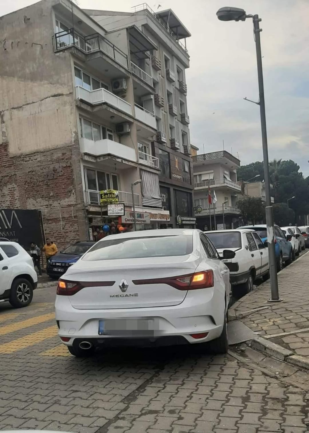 Manisa’da engelli park yerlerine sıkı denetim: 550 sürücüye ceza