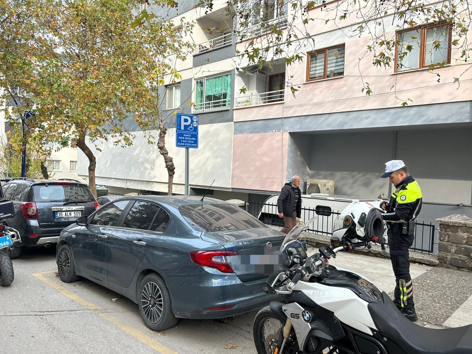 Manisa’da engelli park yerlerine sıkı denetim: 550 sürücüye ceza