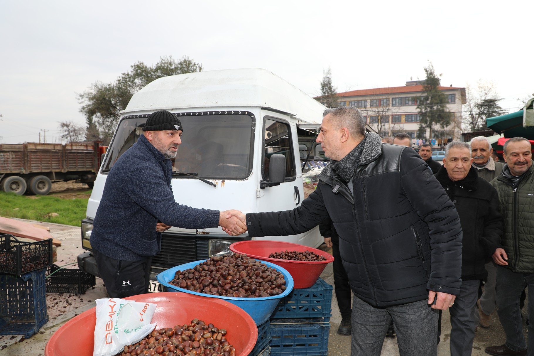 Şehzadeler Belediye Başkanı Hakan Şimşek’ten Pazar Günü Esnaf Mesaisi