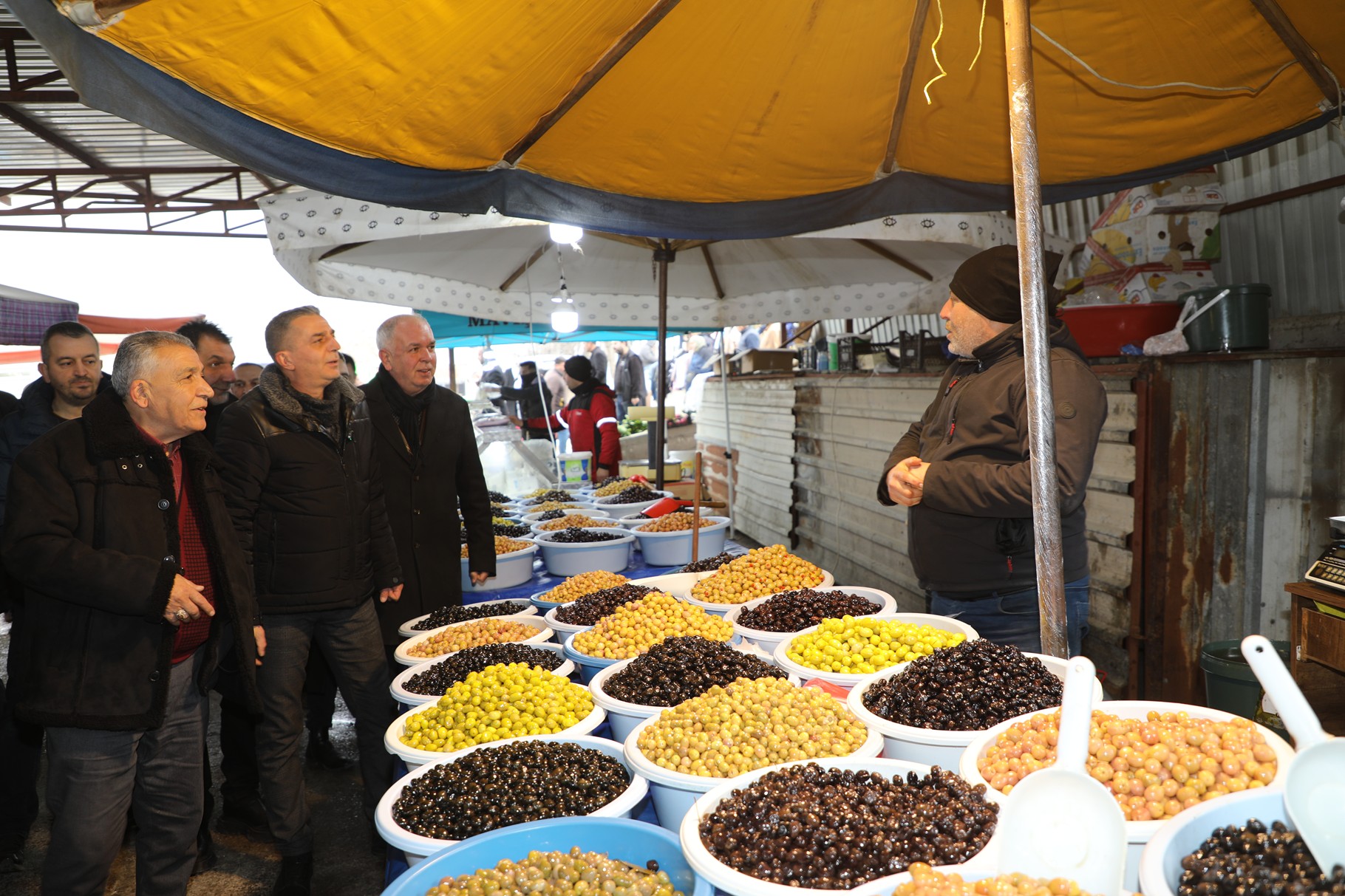 Şehzadeler Belediye Başkanı Hakan Şimşek’ten Pazar Günü Esnaf Mesaisi