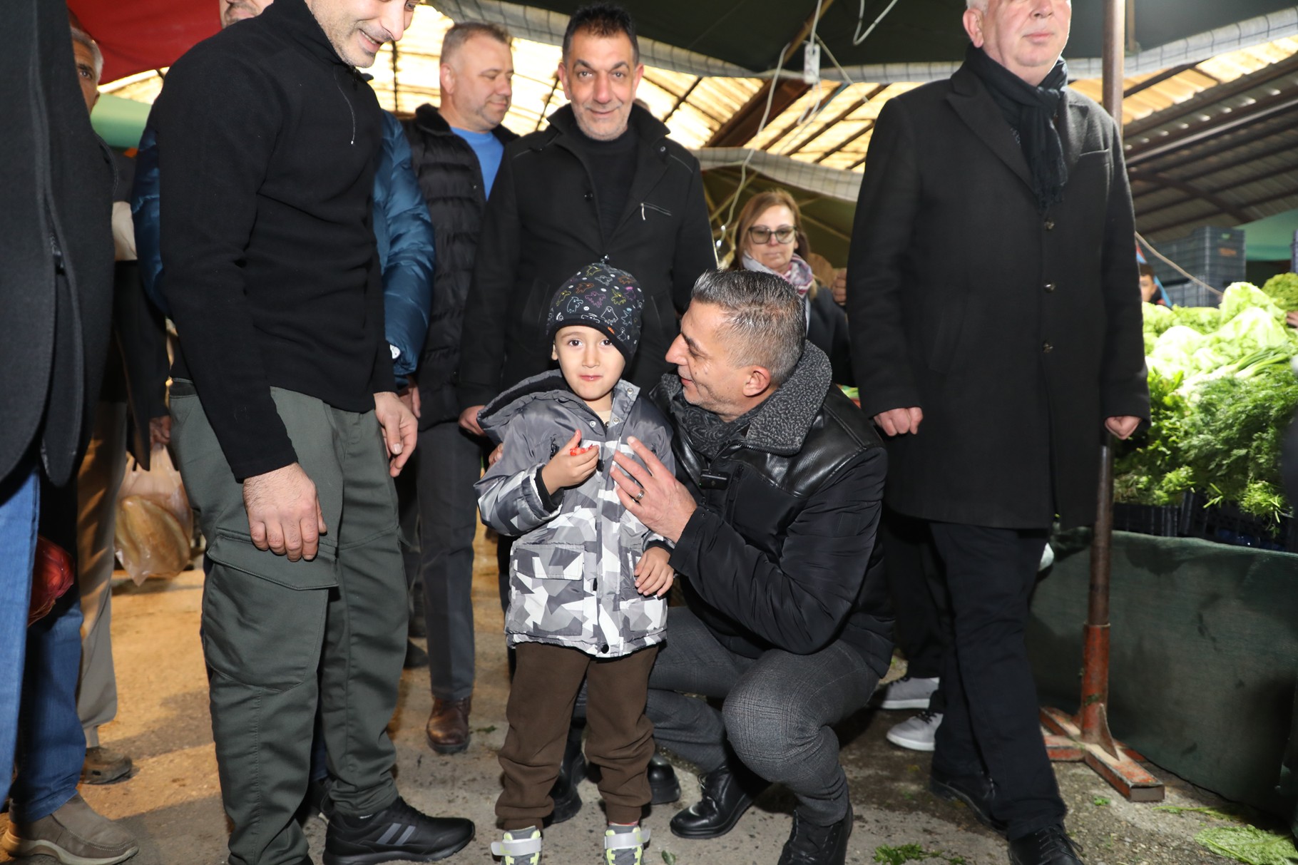 Şehzadeler Belediye Başkanı Hakan Şimşek’ten Pazar Günü Esnaf Mesaisi