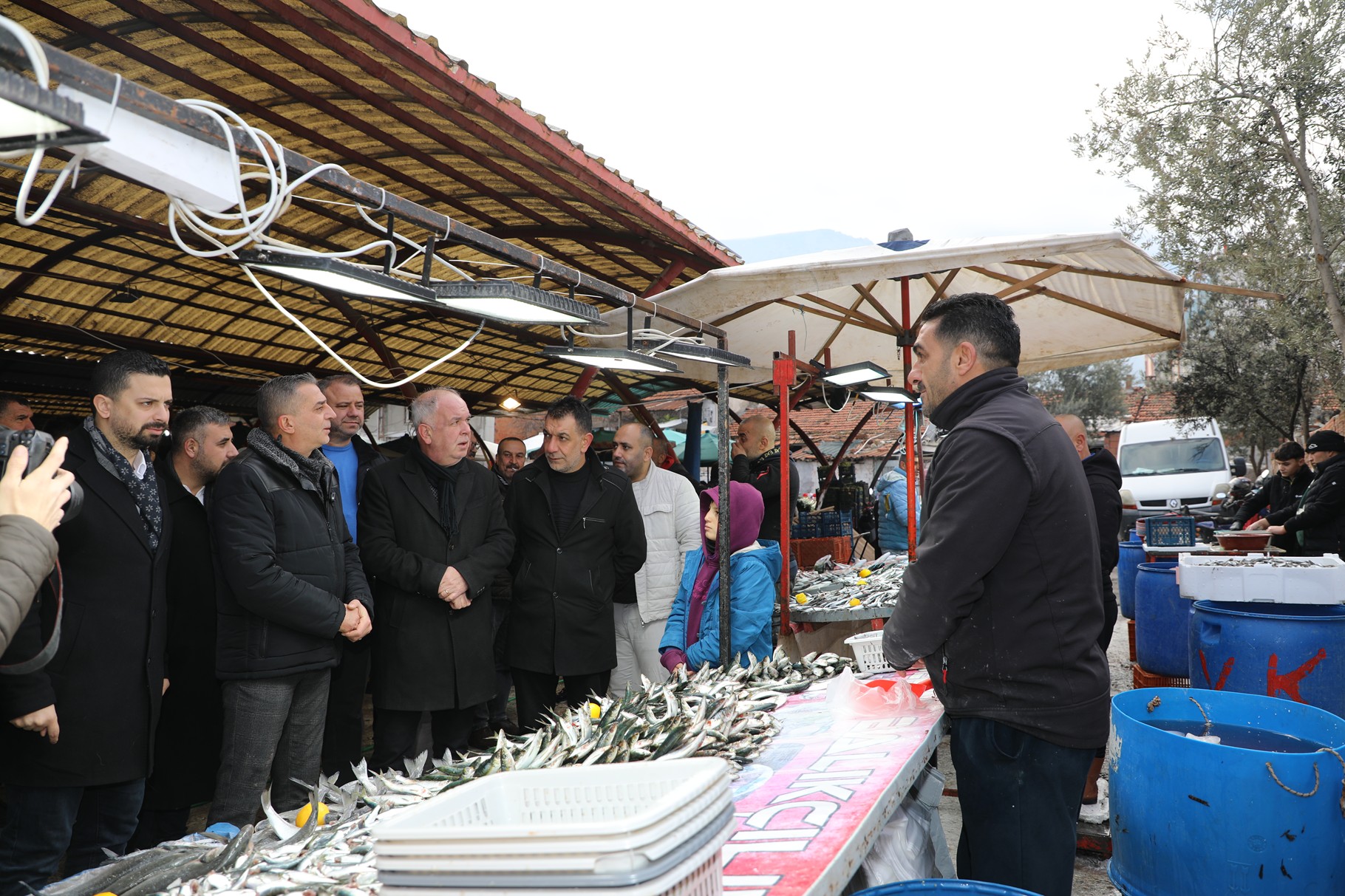 Şehzadeler Belediye Başkanı Hakan Şimşek’ten Pazar Günü Esnaf Mesaisi