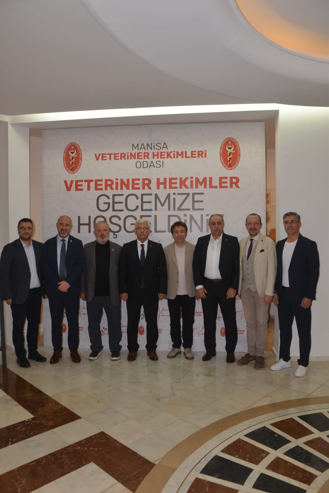 Manisa’da veteriner hekimler yıldönümlerini coşkuyla kutladı