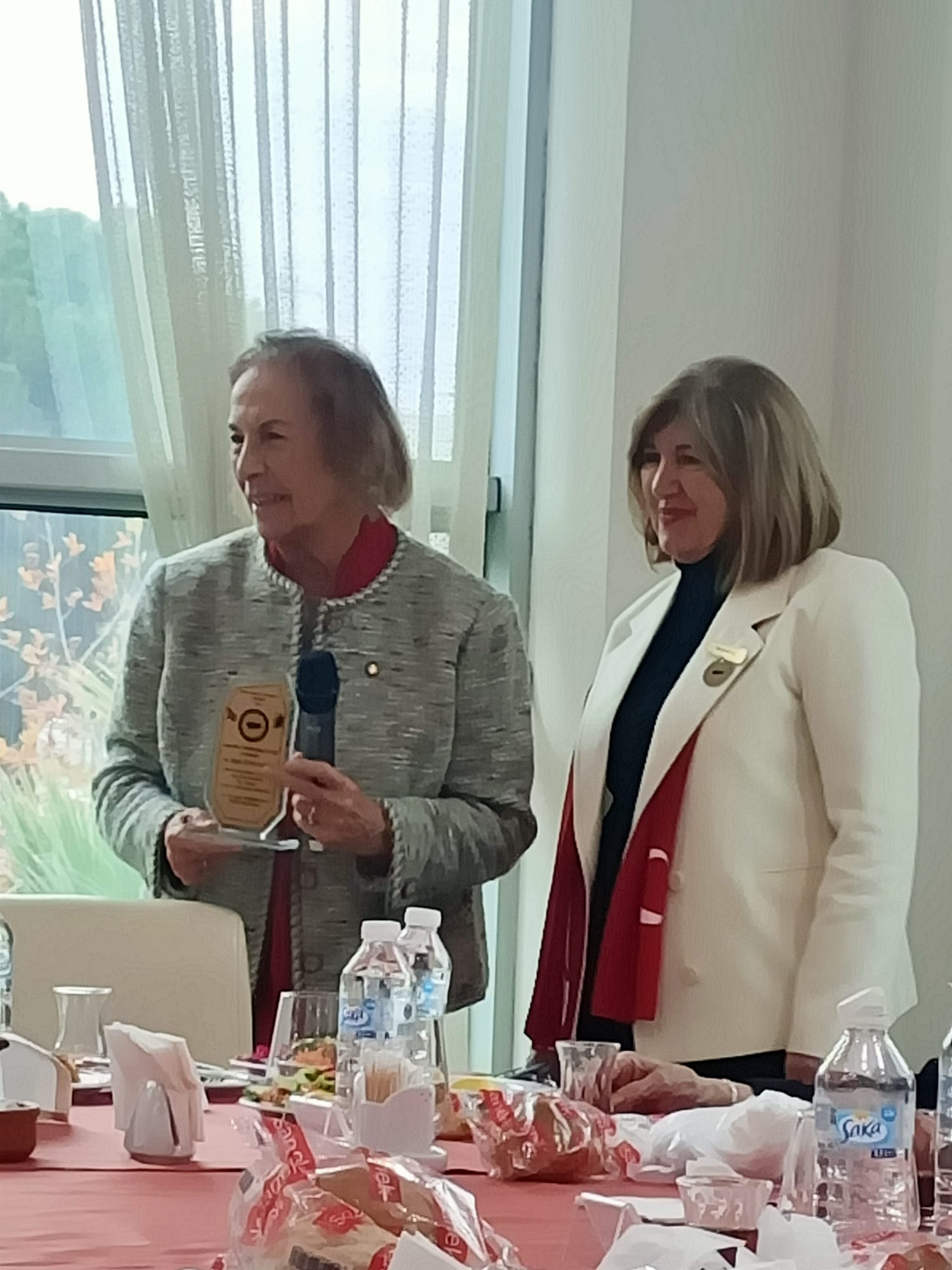 Manisa’da kadın hakları coşkusu: Seçme ve seçilme hakkının 91. yılı kutlandı