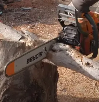 Manisa’da kışa sıcak destek: Belediyeden vatandaşa odun yağıyor!