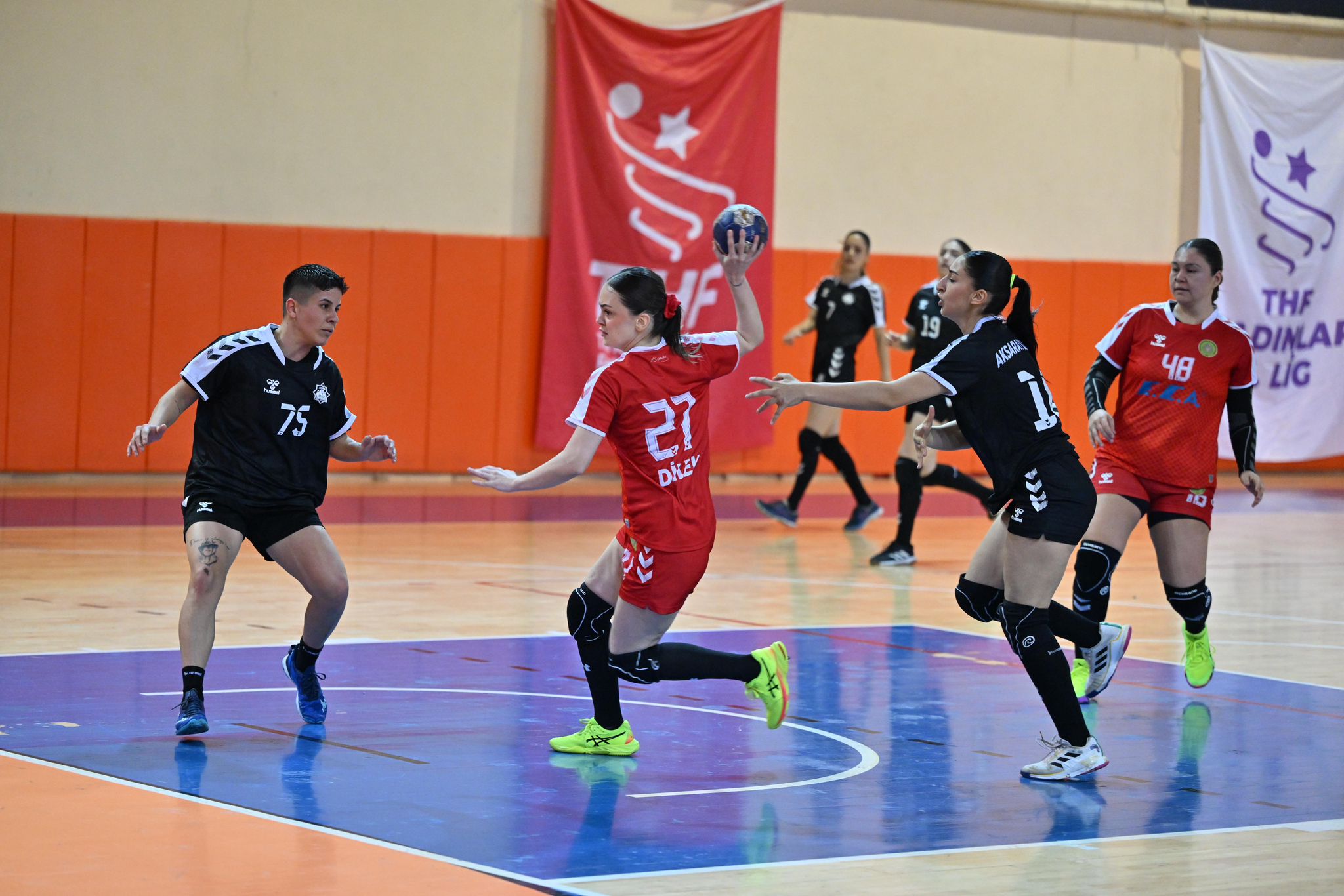 Manisa BBSK'da yenilmez seriye devam: Aksaray deplasmanında namağlup liderlik!