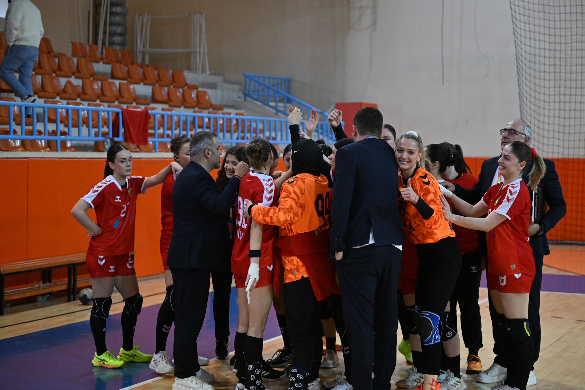 Manisa BBSK'da yenilmez seriye devam: Aksaray deplasmanında namağlup liderlik!