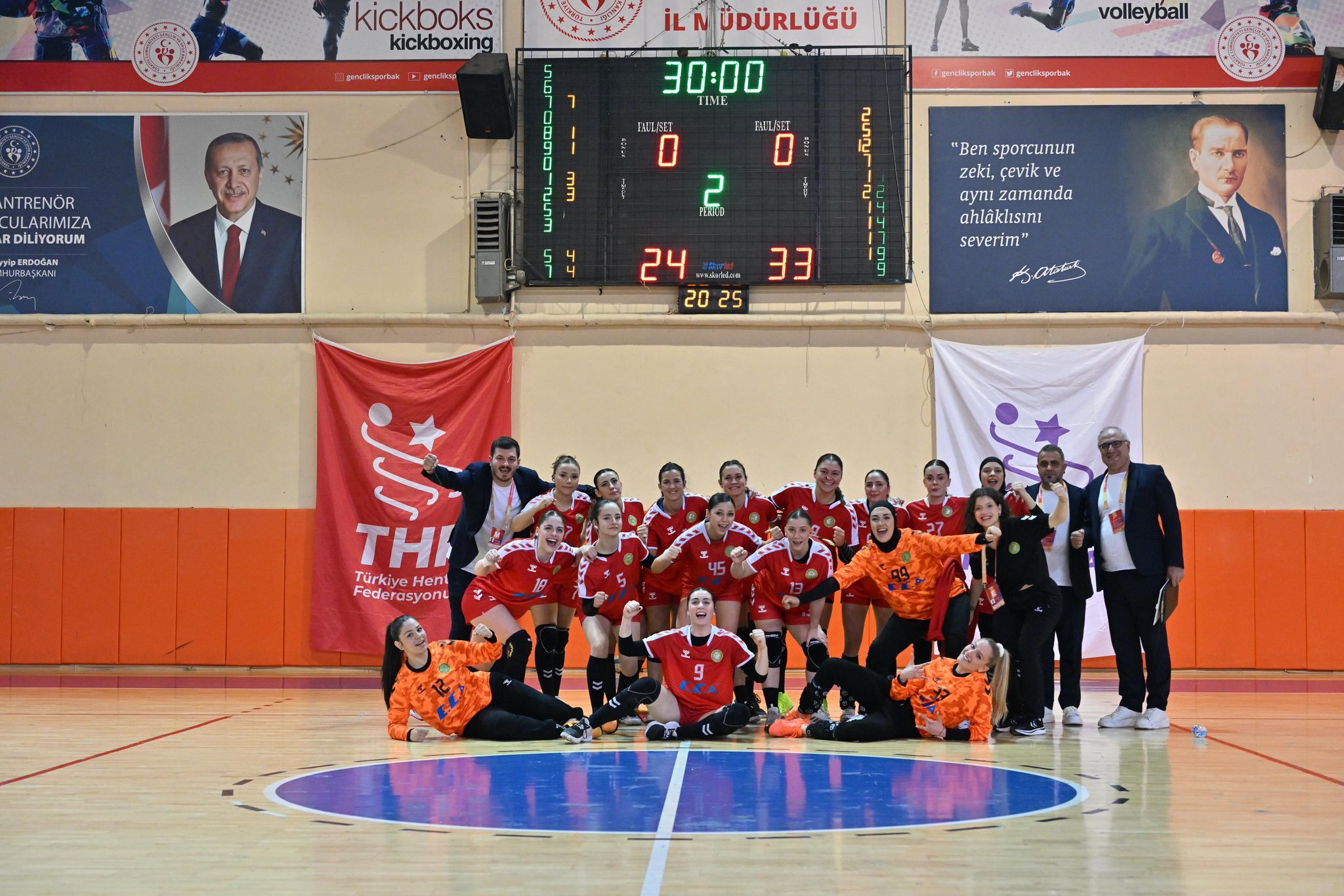 Manisa BBSK'da yenilmez seriye devam: Aksaray deplasmanında namağlup liderlik!