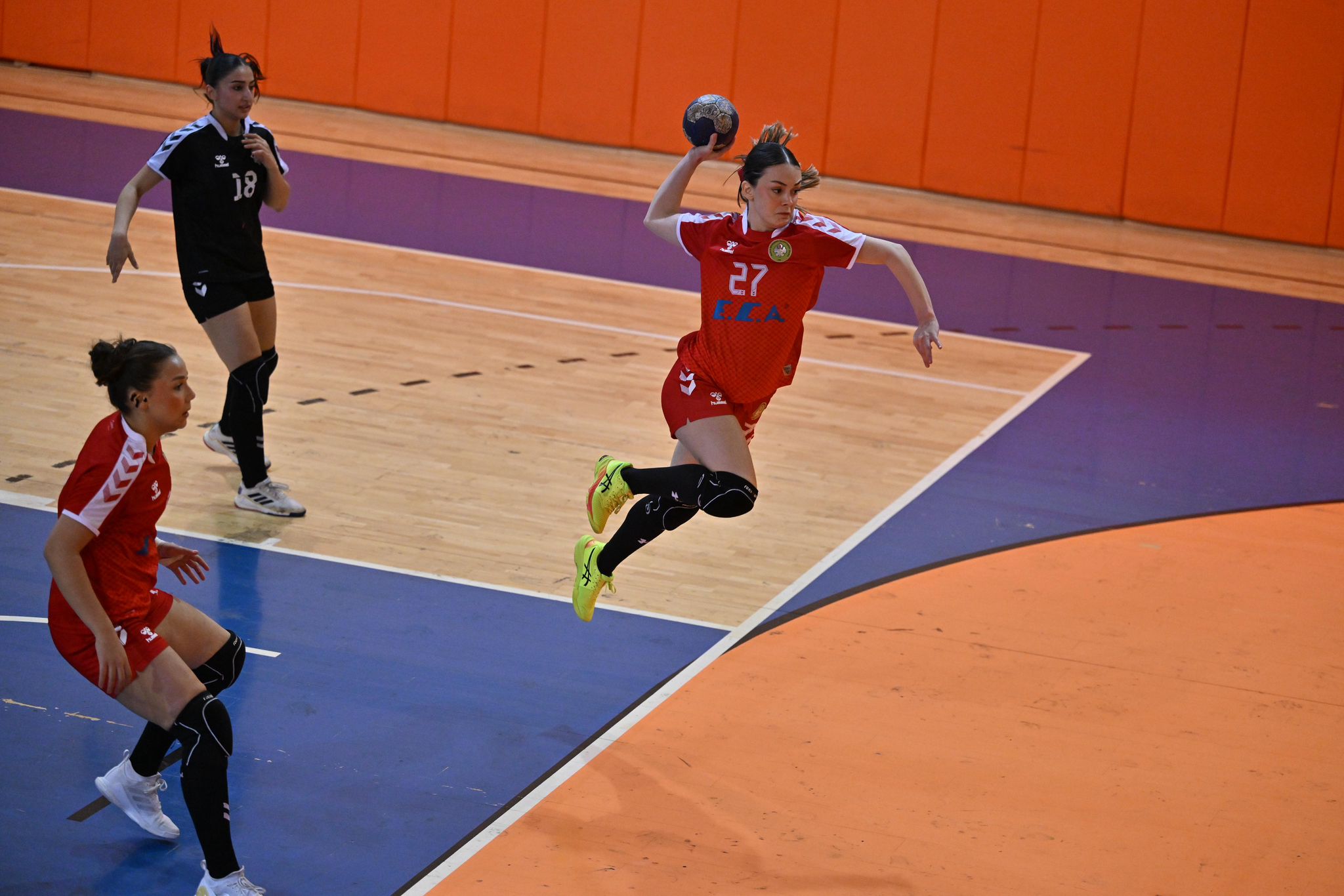 Manisa BBSK'da yenilmez seriye devam: Aksaray deplasmanında namağlup liderlik!