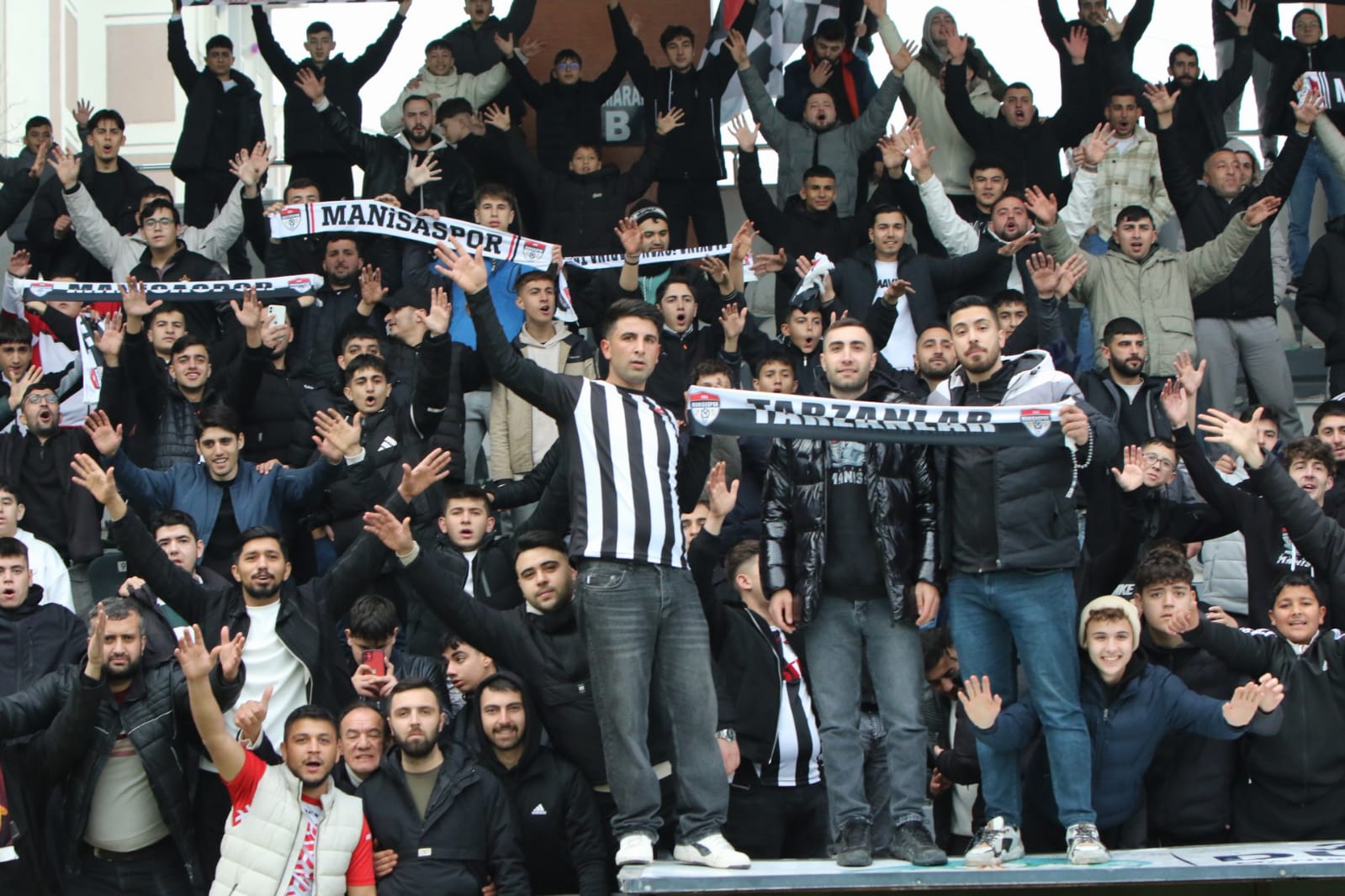 Manisaspor 3 puanın sahibi: İzmirspor'u 1-0 mağlup etti!