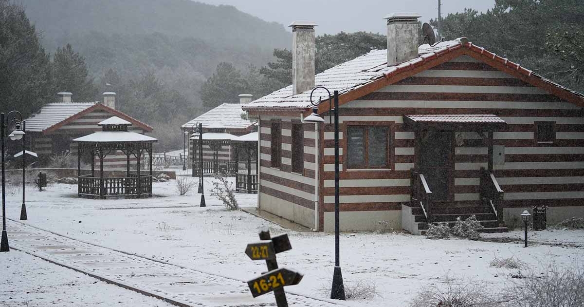 Spil Dağı Beyaza Büründü Manisa Merkez İçin Kar Umudu Yeniden Yeşerdi