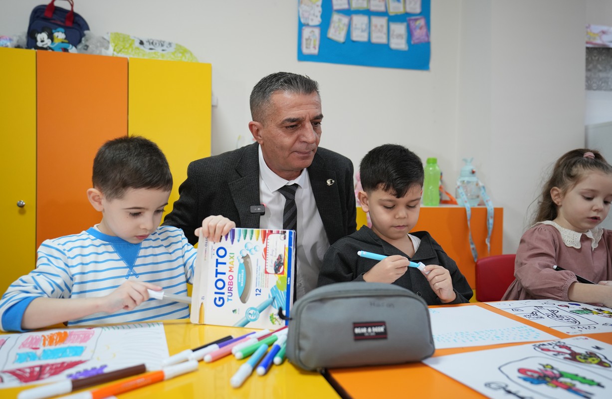 Başkan Şimşek miniklerin karne sevincine ortak oldu