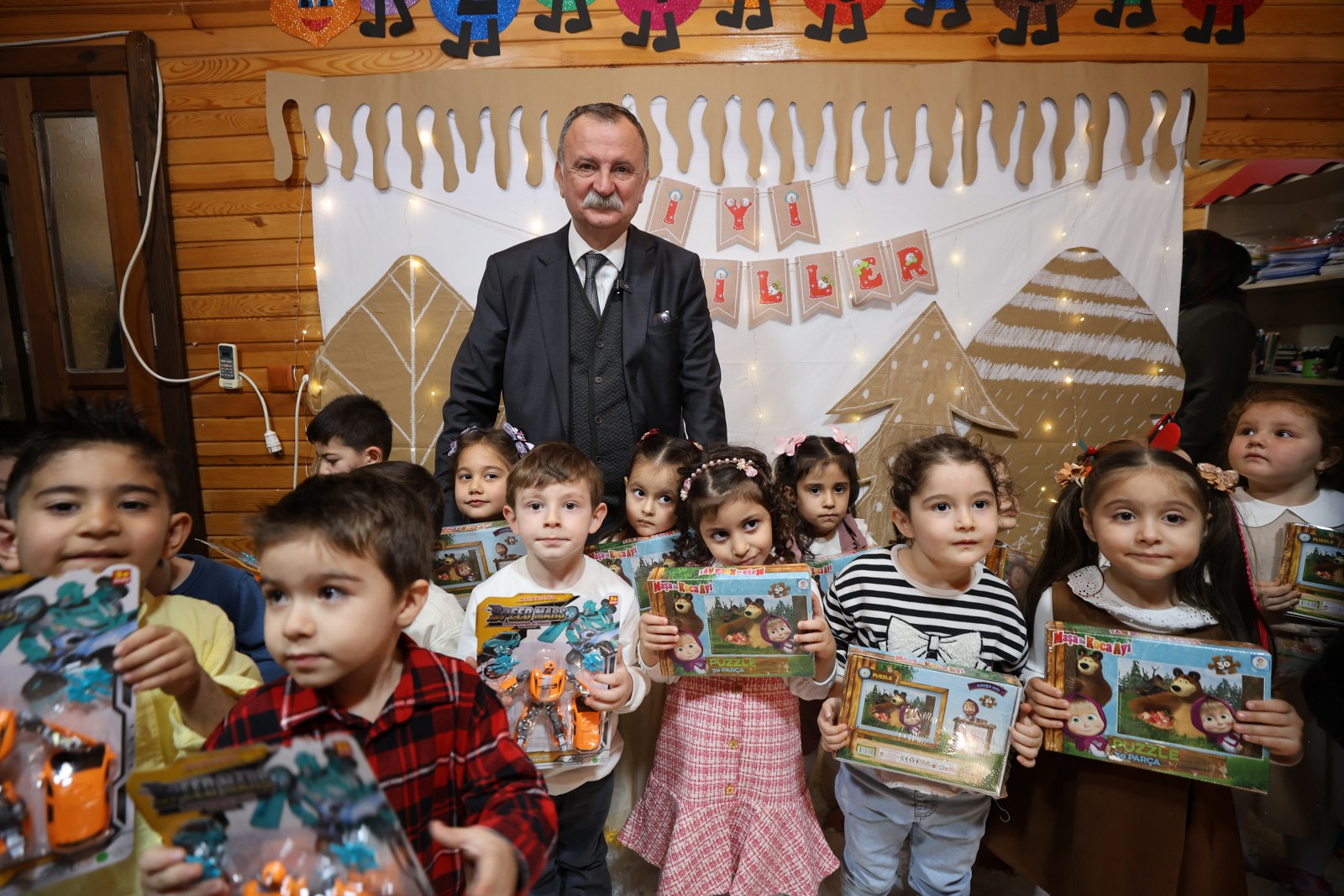 Başkan Balaban çocukların karne mutluluğuna ortak oldu