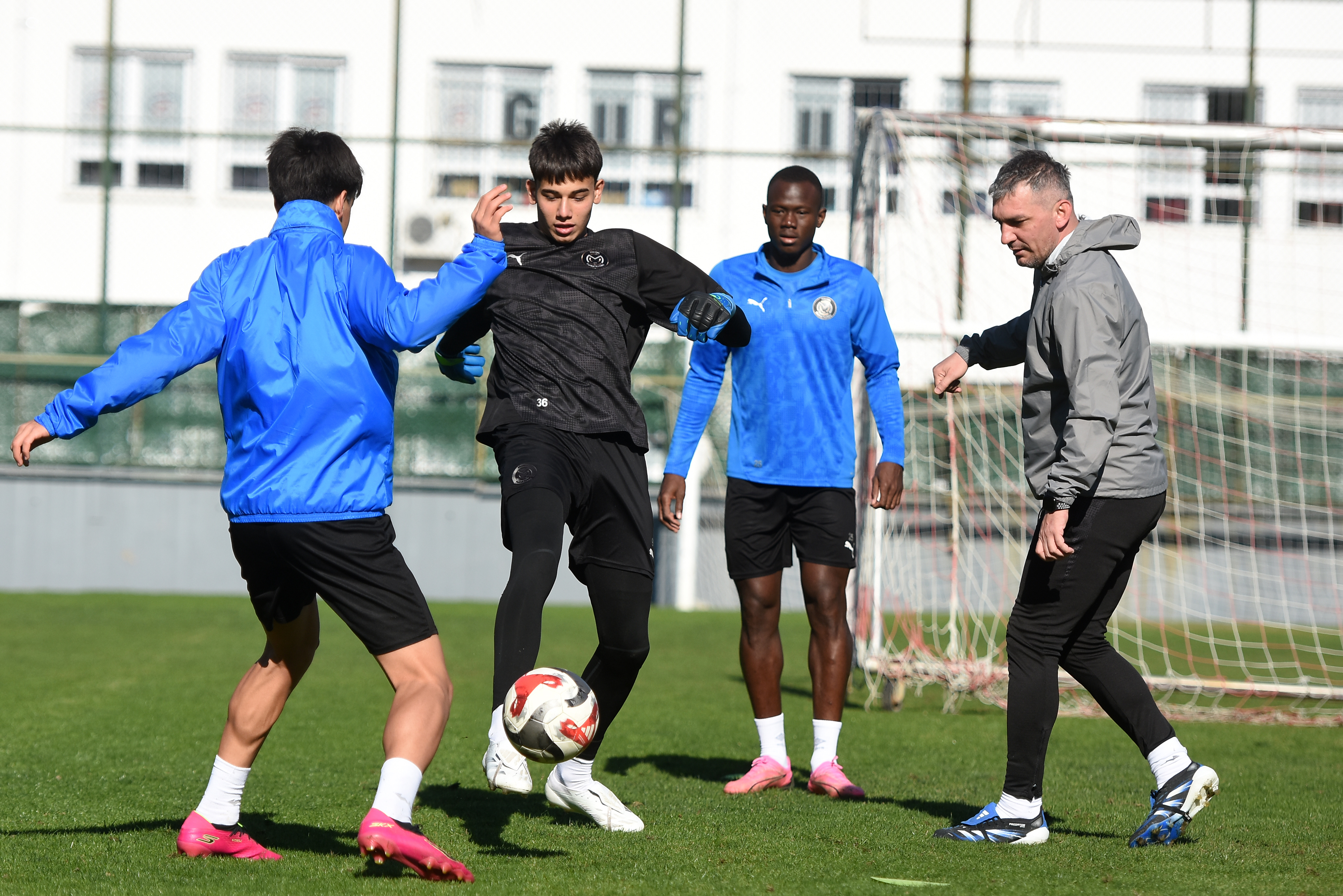 Manisa FK'dan günü yenileme antrenmanı