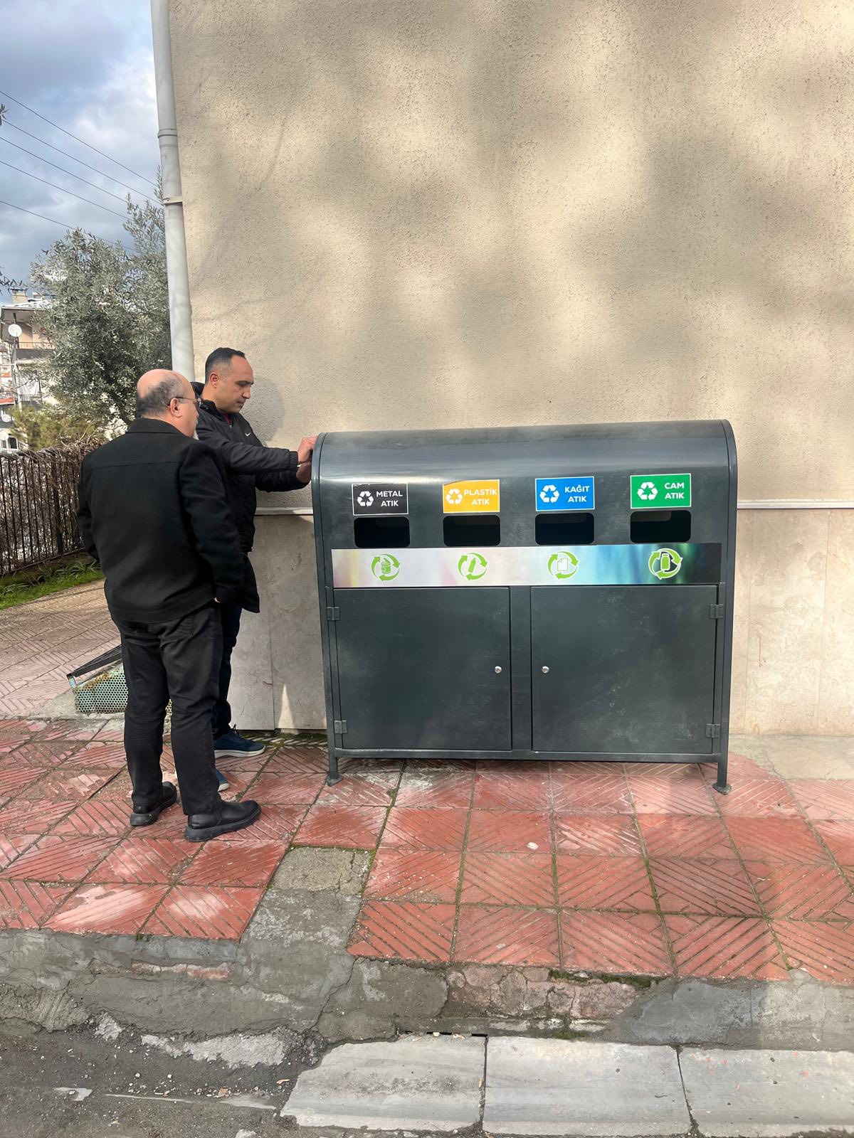 Manisa'nın İlçesinde Okullara Geri Dönüşüm Hamlesi