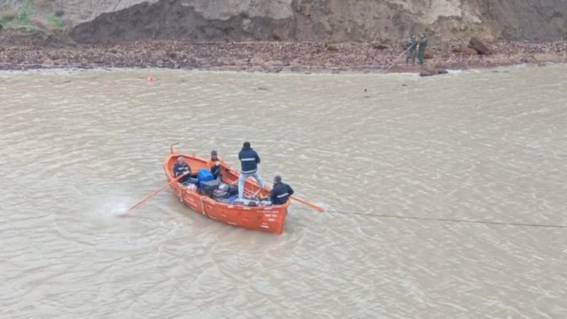 Türk gemisi Kerç Boğazı'nda karaya oturdu