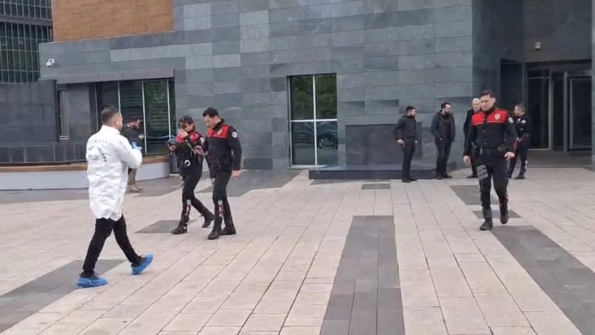 İstanbul'da adliyede silahlı saldırı: Savcı, hakimi vurdu