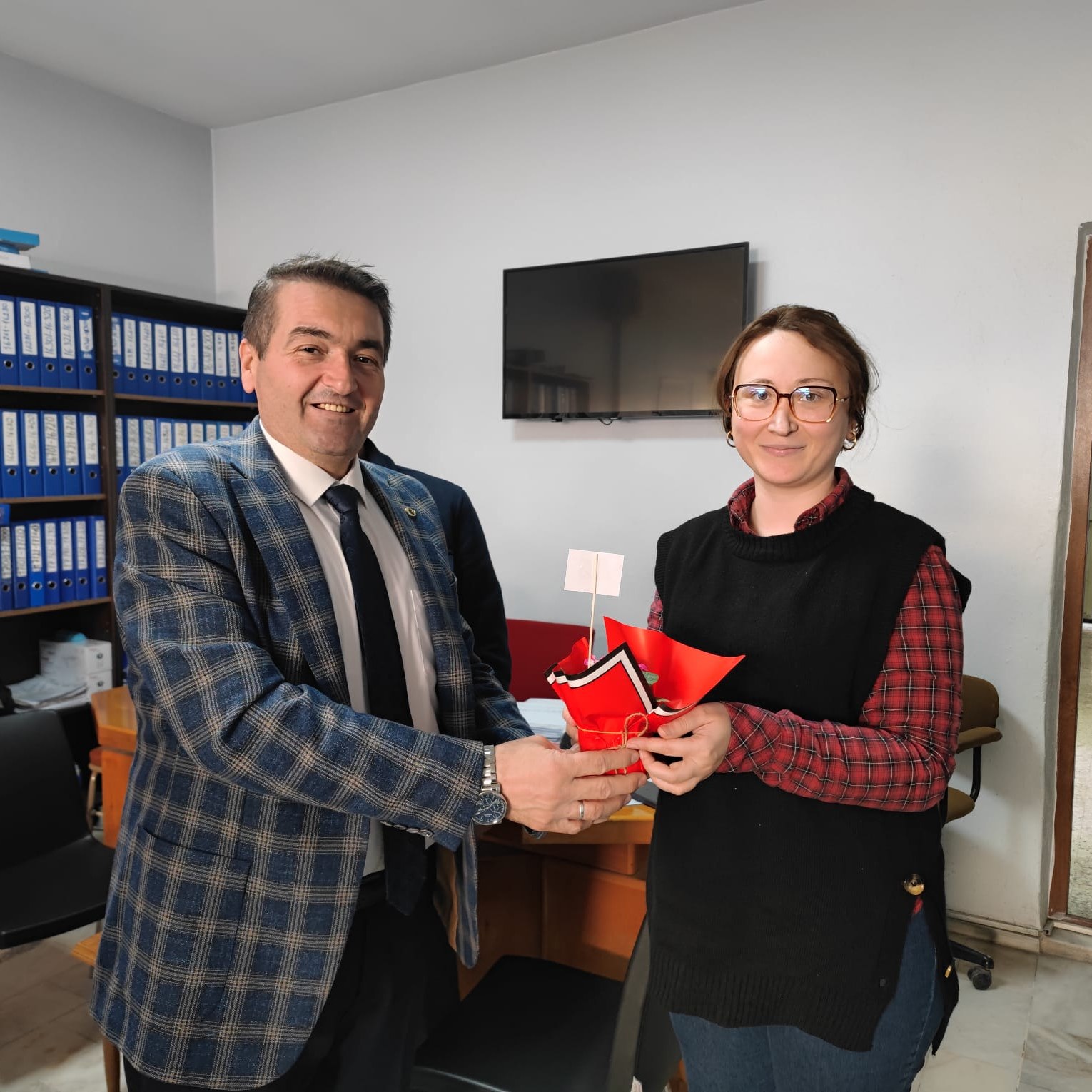 Başkan Cıllı'dan Ziraat Mühendislerine Anlamlı Hediye