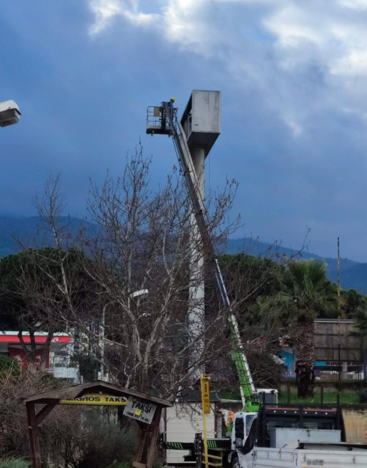 Manisa'da Bir Devir Kapandı: 5M Migros Tabelası Söküldü
