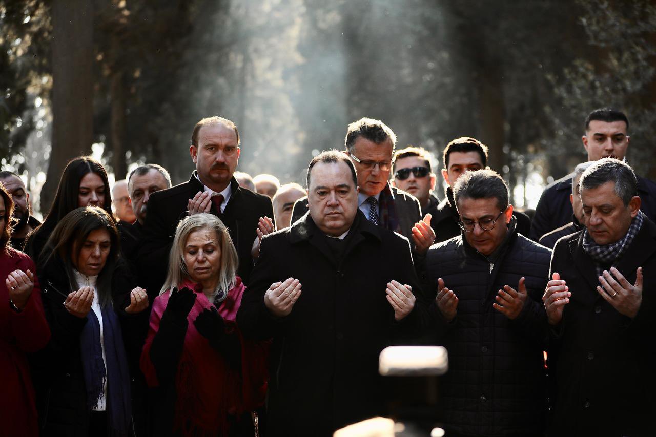 Başkan Dutlulu'dan Saruhanlı’da Vefa Ziyareti: Açılış Öncesi Duygusal Anma