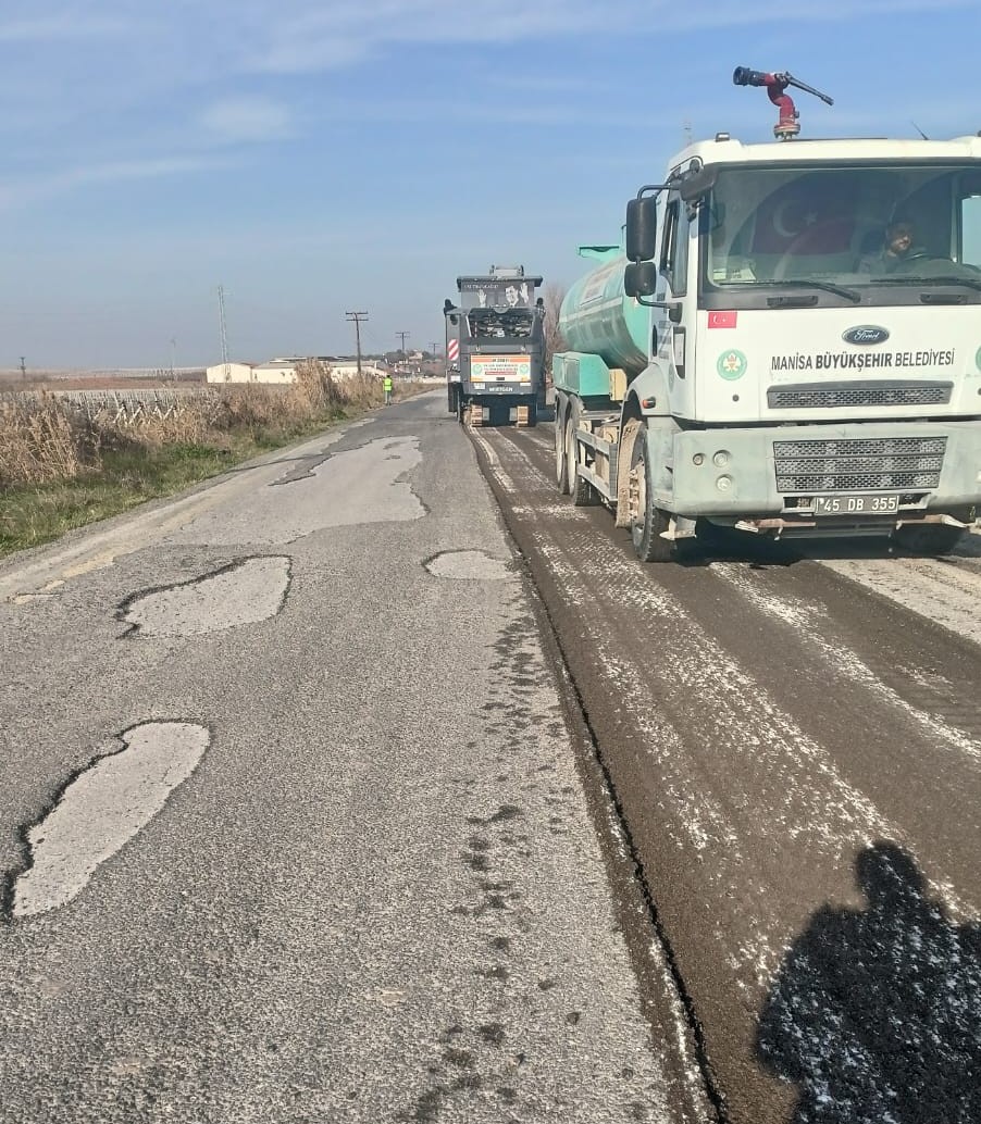 Yunusemre'de Yollara Büyükşehir Dokunuşu: Ulaşım Daha Güvenli Hale Geldi