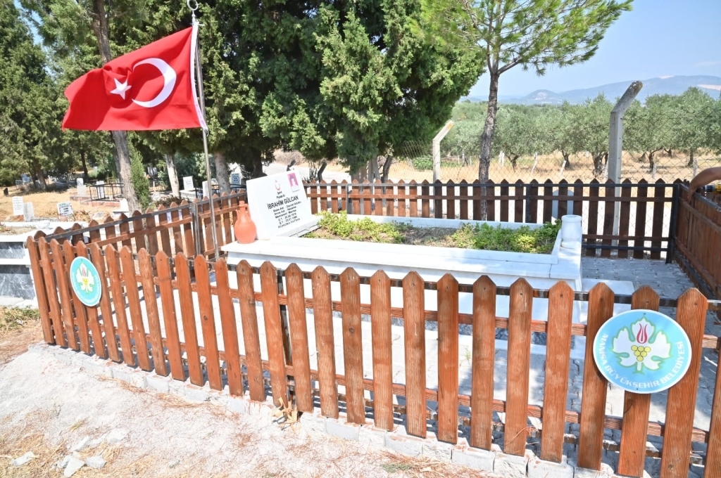 Manisa'da 2025 yılında mezarlıklara kapsamlı yenileme