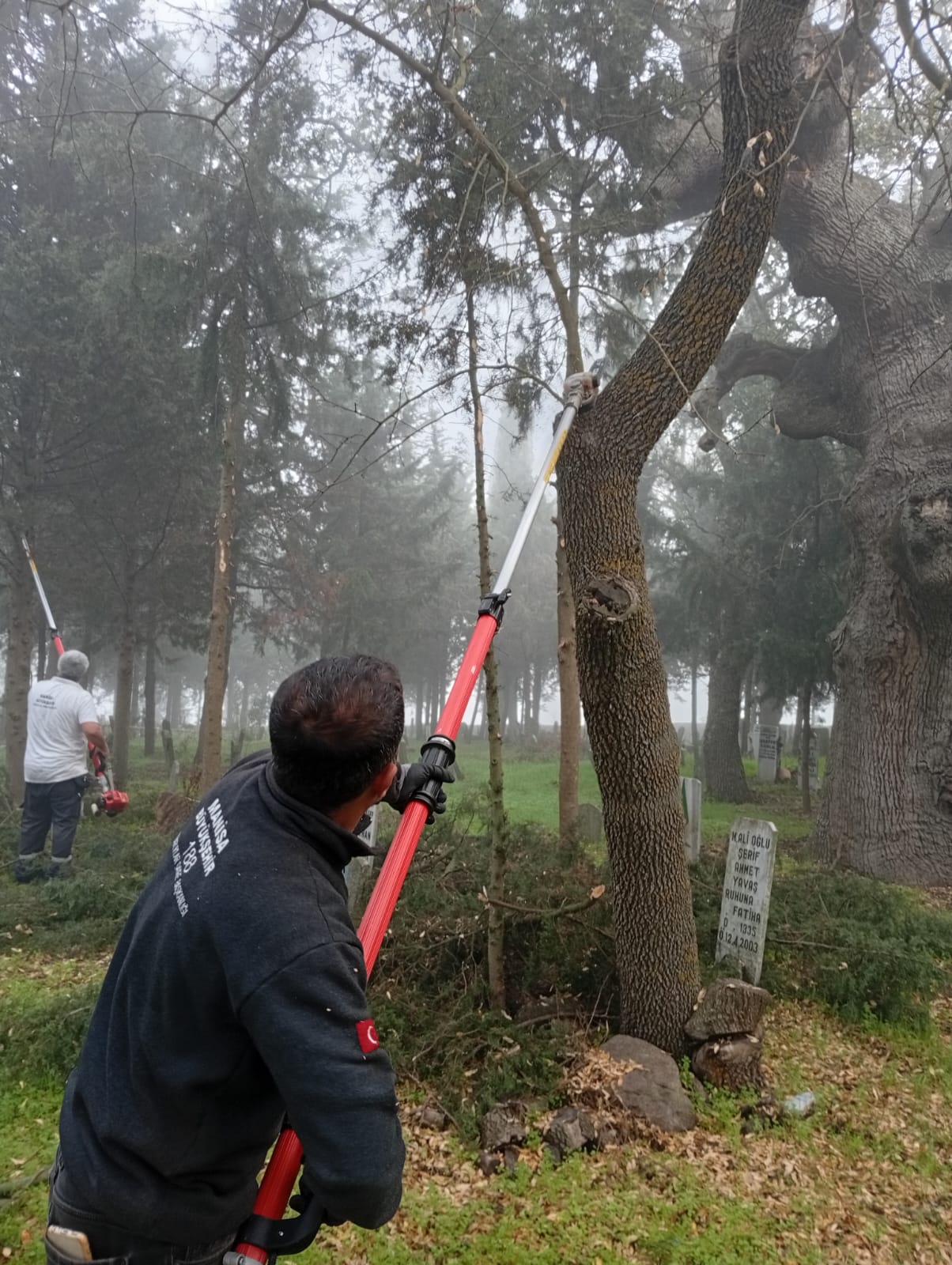 Manisa'da 2025 yılında mezarlıklara kapsamlı yenileme