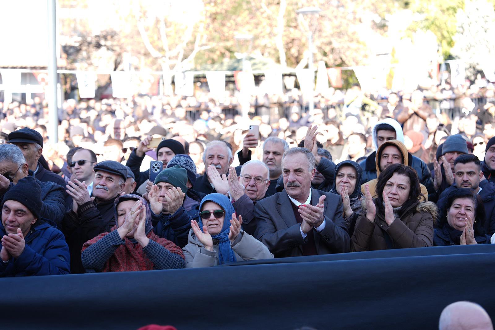 Manisa'nın ilçesinde dev açılış: Gençlik Merkezi, Kent Lokantası ve Halk Mandıra hizmete girdi