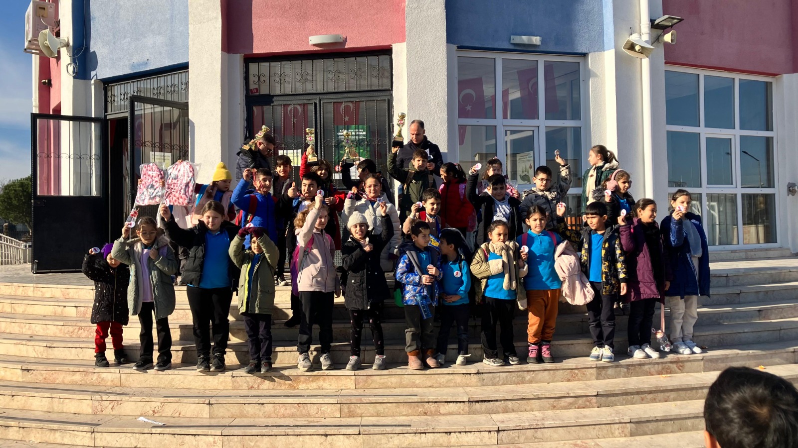 Manisa’da İlkokulda Kan Bağışına Yoğun İlgi