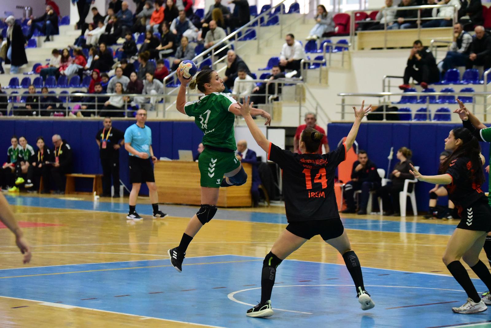 Manisa BBSK Kadın Hentbol Takımı Evinde Şov Yaptı