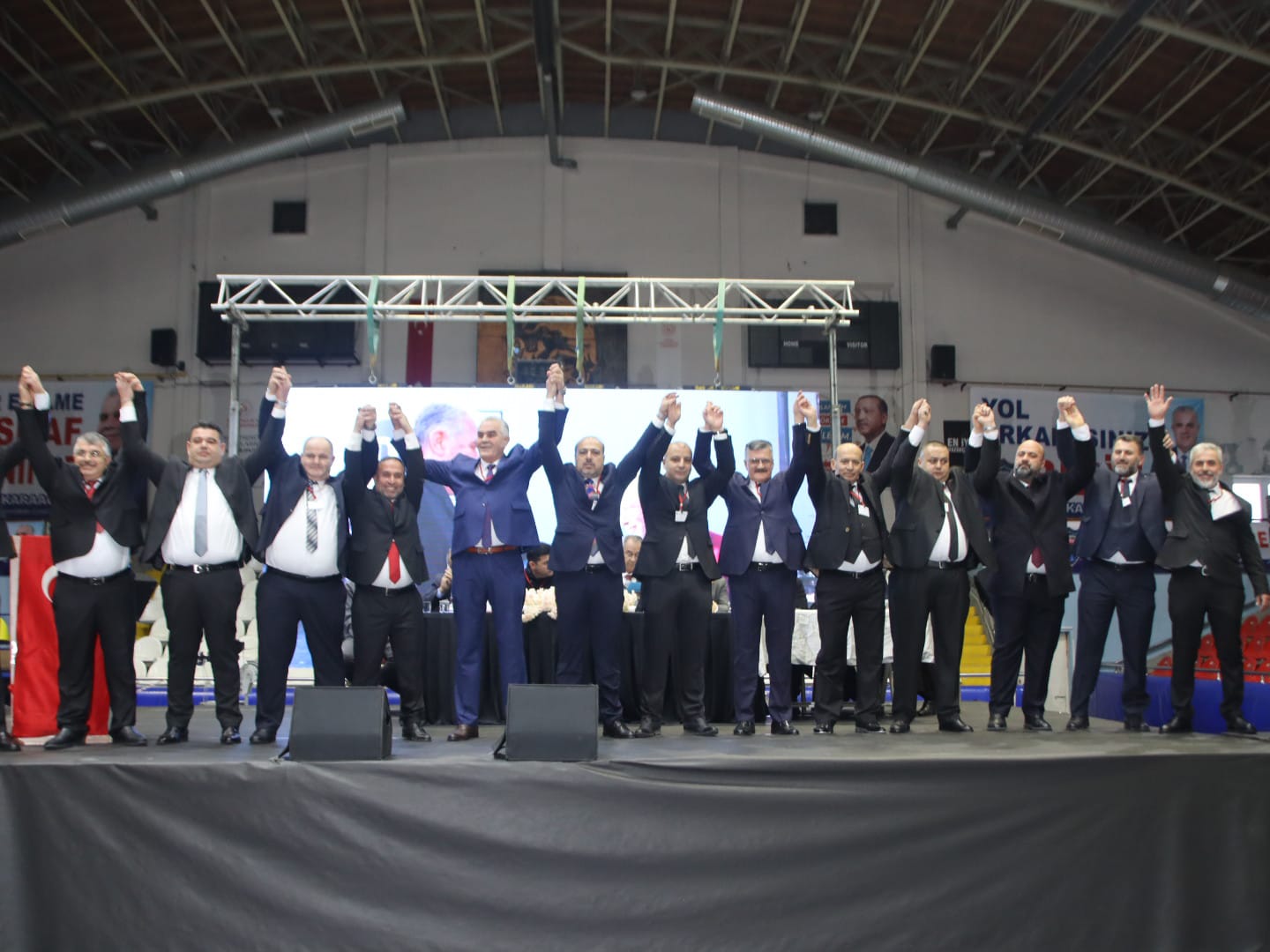 Manisa Şoförler Odası’nda Seçim Günü: Genel Kurulda Sözler Sertleşti