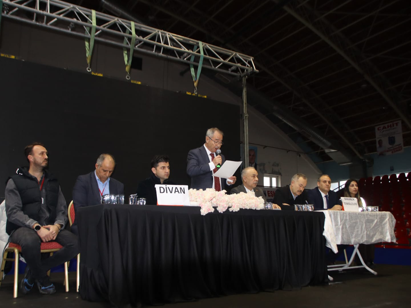 Manisa Şoförler Odası’nda Seçim Günü: Genel Kurulda Sözler Sertleşti