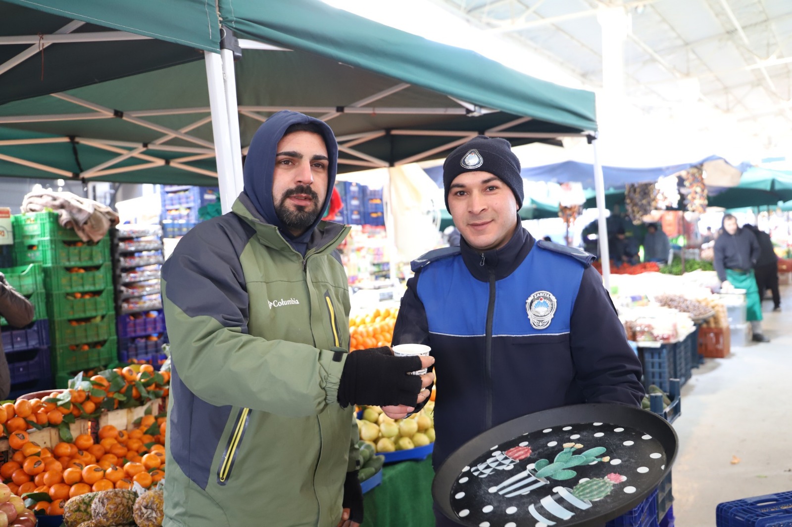 Manisa'da Soğuk Havaya Karşı Sıcak Dokunuş: Pazar Esnafına Çorba İkramı