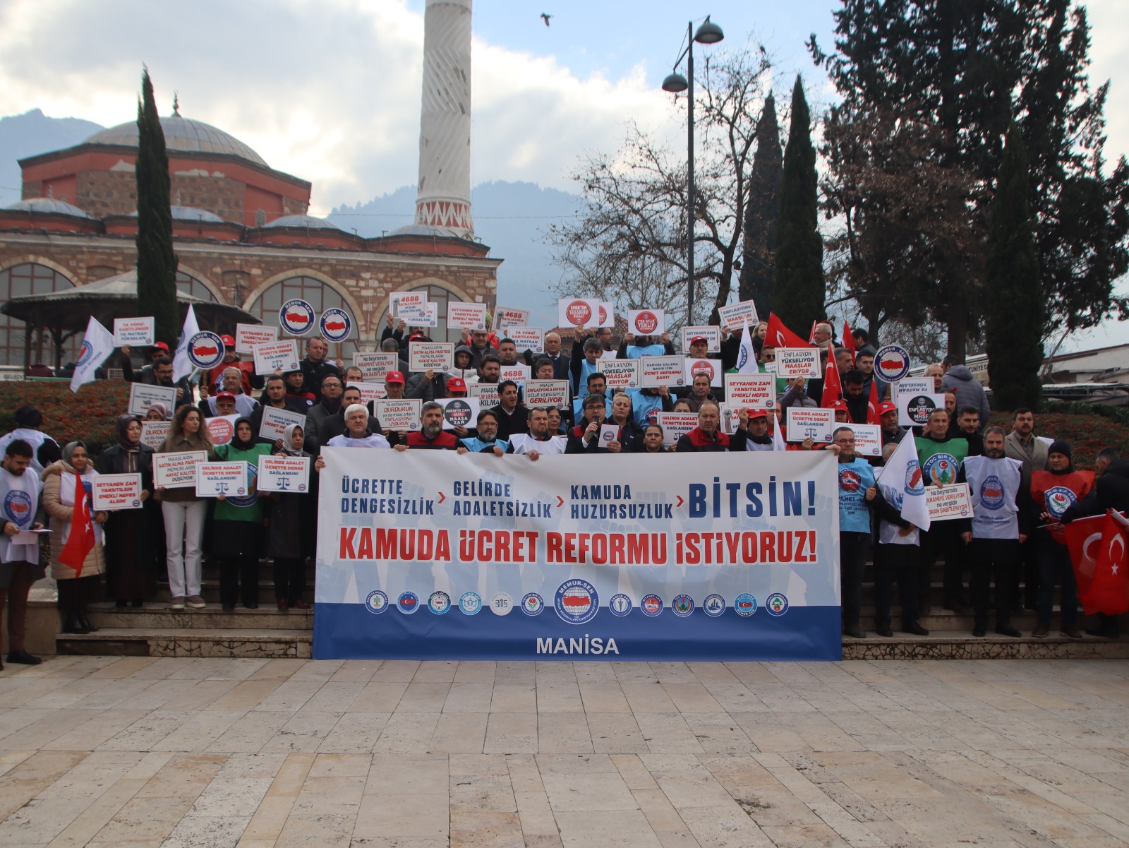 Memur-Sen Manisa Temsilciliğinden Basın Açıklaması: “Kamuda Ücret Reformu İstiyoruz”
