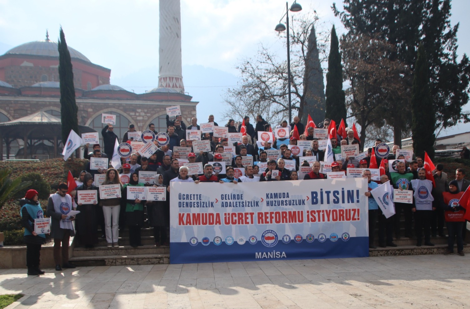 Memur-Sen Manisa Temsilciliğinden Basın Açıklaması: “Kamuda Ücret Reformu İstiyoruz”