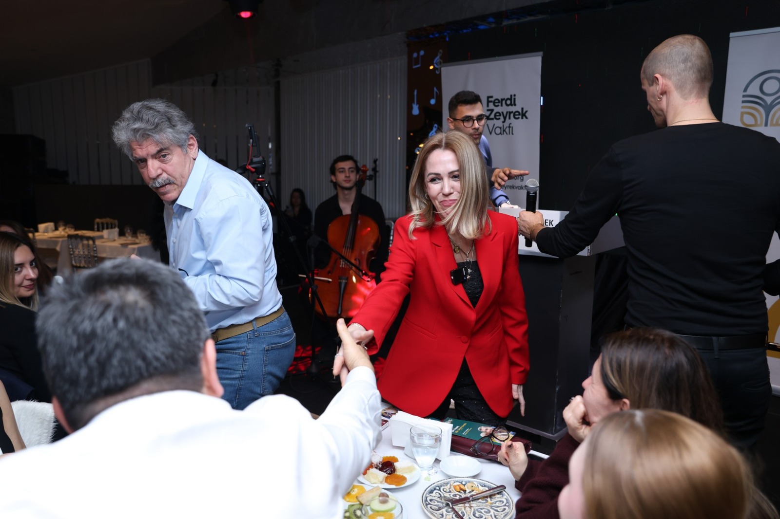 Ferdi Zeyrek Vakfı’ndan Anlamlı Gece: İyilik ve Umut Eğitim İçin Buluştu