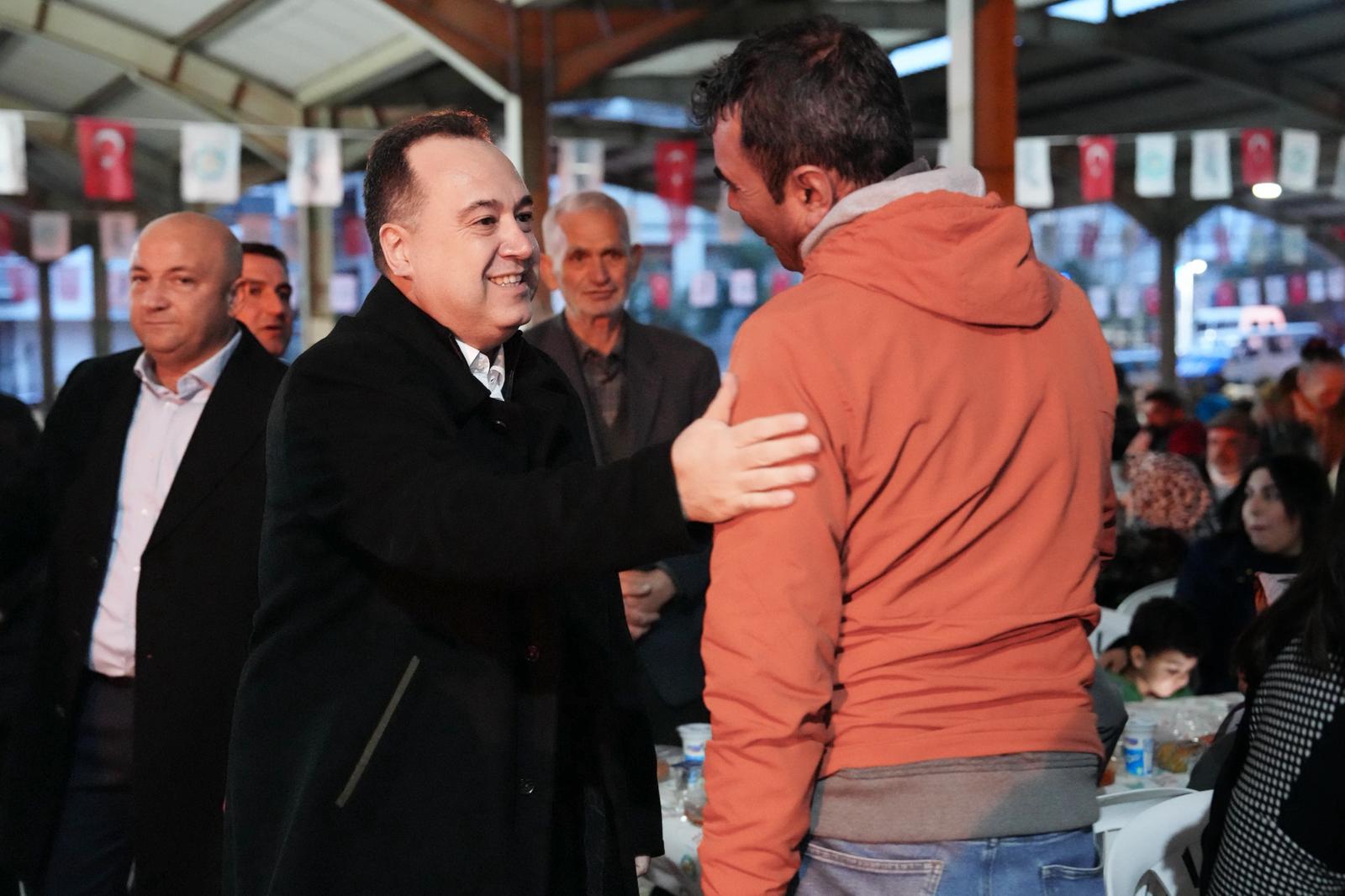 Gölmarmaralılar Büyükşehir’in İftar Sofrasında Buluştu (15)