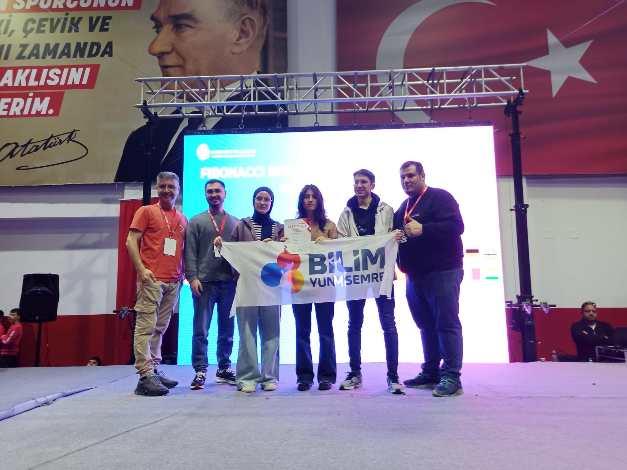 Bilim Yunusemre, Fibonacci Robot Olimpiyatları’ndan 3 ödülle döndü