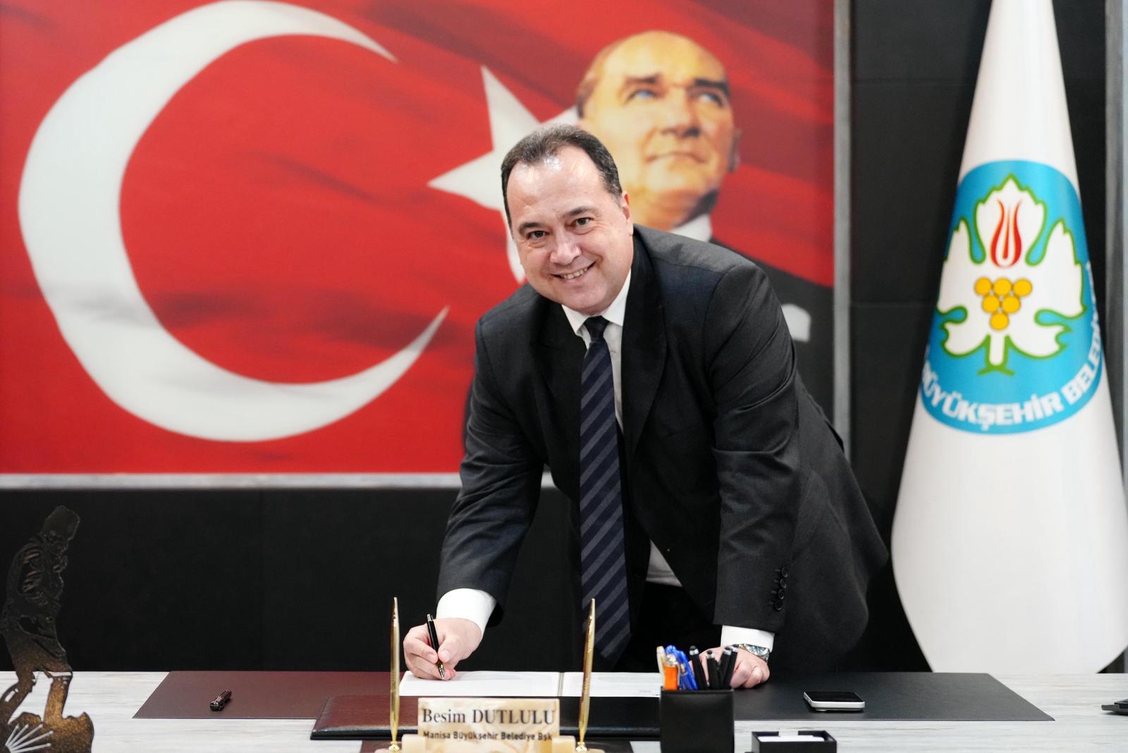 Manisa'nın Sesi Küresel Platformlarda Yükselecek: Besim Dutlulu'dan İki Büyük İmza