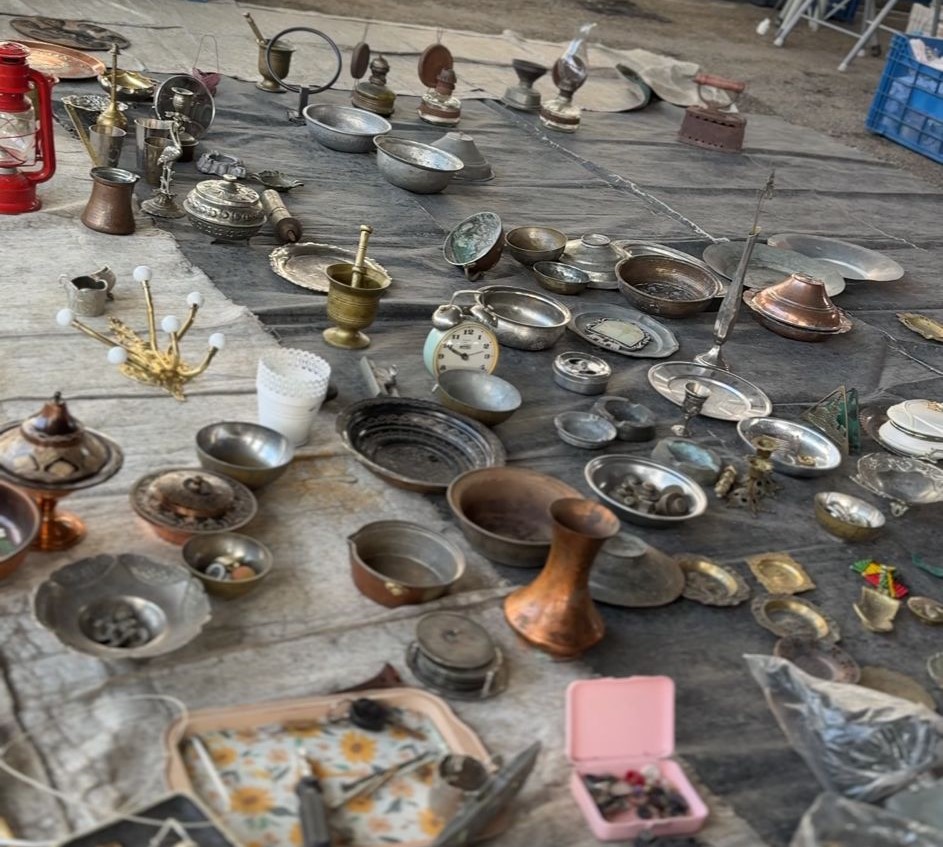 Manisa Bit Pazarı'ndaki Bu Esnaf Çöpten Alıyor, Hazineye Dönüştürüyor!