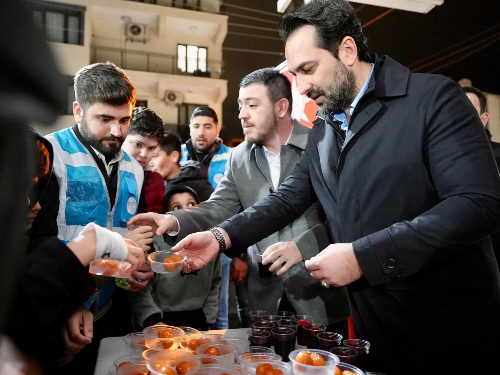 Ramazan’da “Arınç Rüzgarı: İftardan Sahura Vatandaşla İç İçe