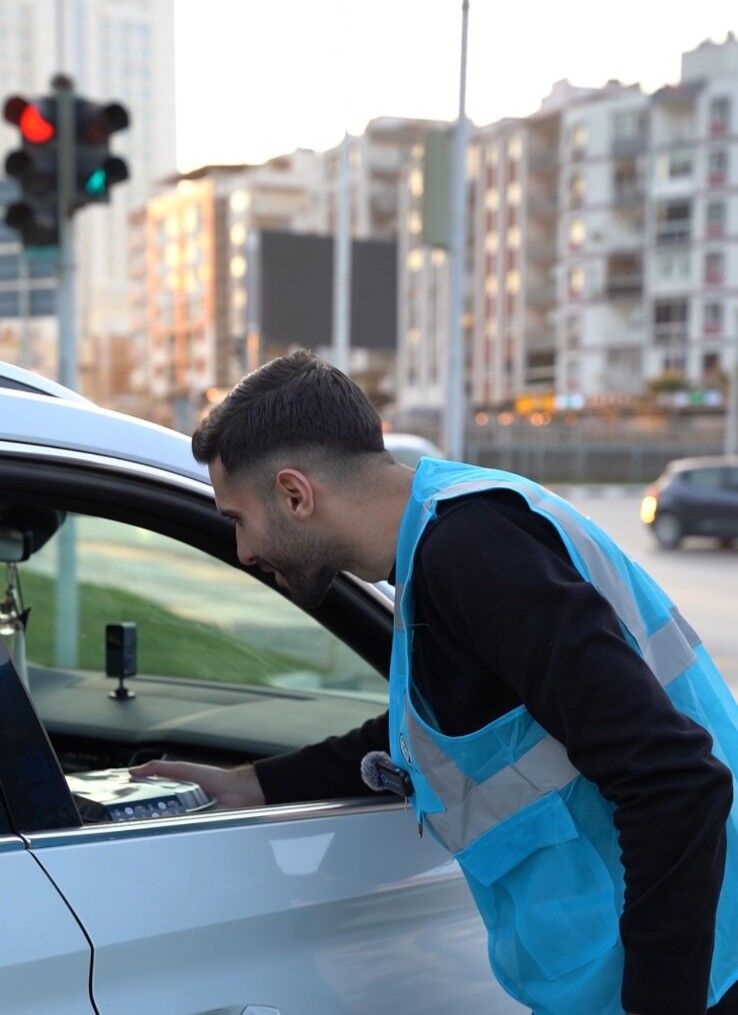 Ak Parti Yunusemre Gençlik Kolları Iftara Yetişemeyenlere Iftarlık Dağıttı (2)