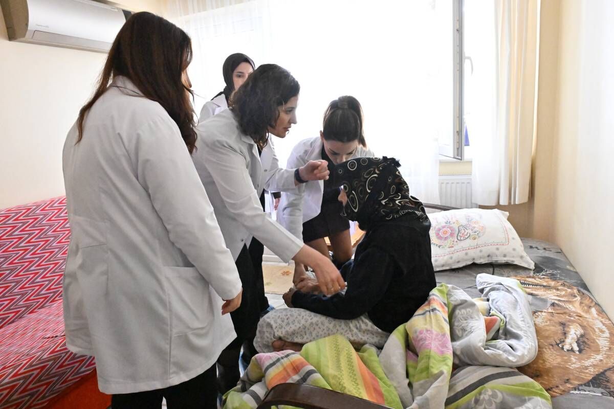 Manisa Buyuksehir Belediyesiden 65 Yas Ustune Evde Bakim Destegi 69Abcc40B728F