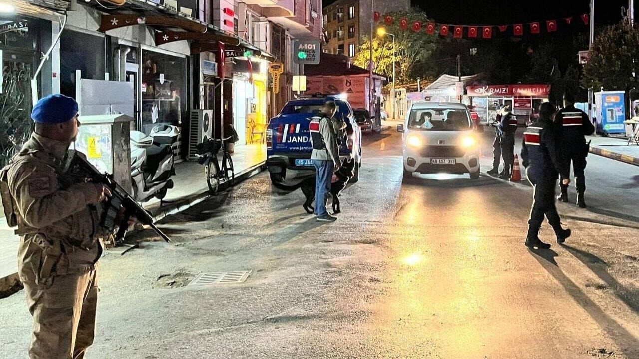 Manisa’da Narkotik Operasyonları 26 Şüpheliye Işlem Yapıldı, 15 Kişi Tutuklandı (2)
