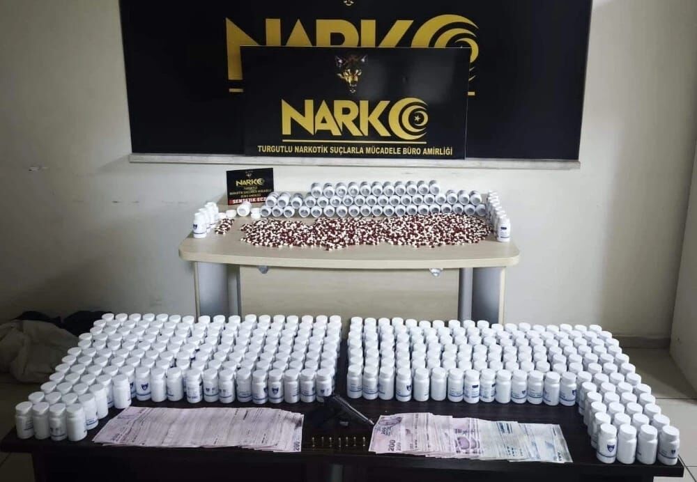 Manisa’da Narkotik Operasyonları 26 Şüpheliye Işlem Yapıldı, 15 Kişi Tutuklandı (3)