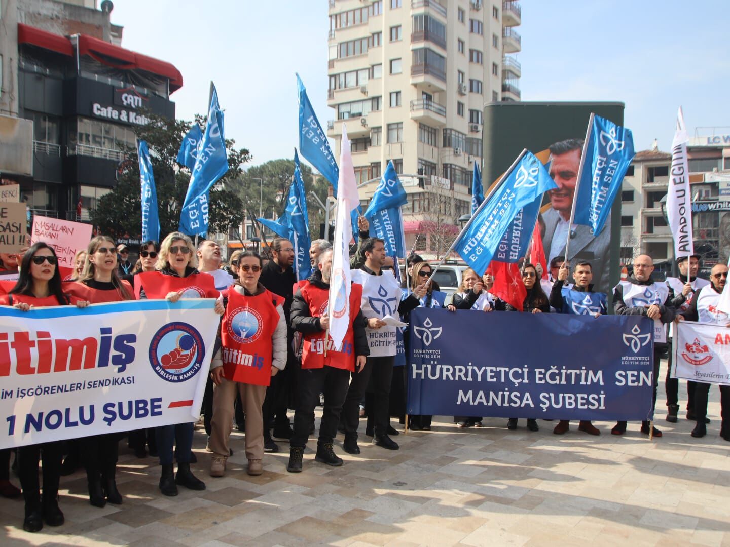 Manisa’da eğitim sendikalarından sert tepki: “Artık yeter, ölmek istemiyoruz!”