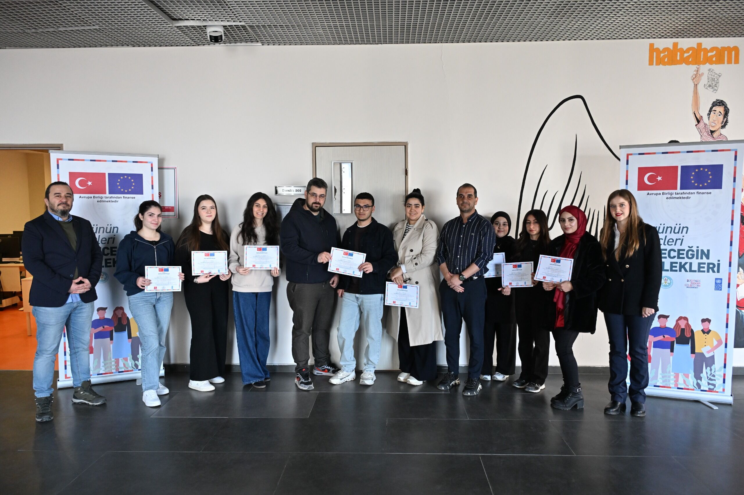 Manisa Büyükşehir’den Gençlere Dijital Gelecek Vizyonu (14)